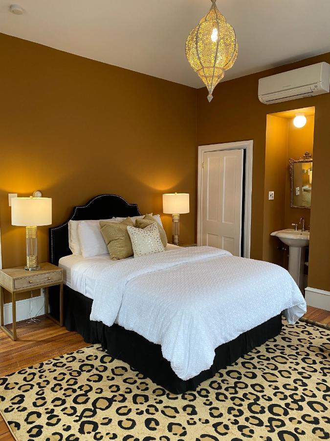 The Hugh Boutique B&B Cape May Bagian luar foto
